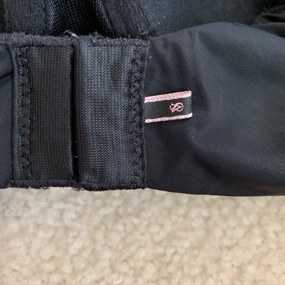 Victoria’s Secret Push-Up Bra - Picture 8 of 8